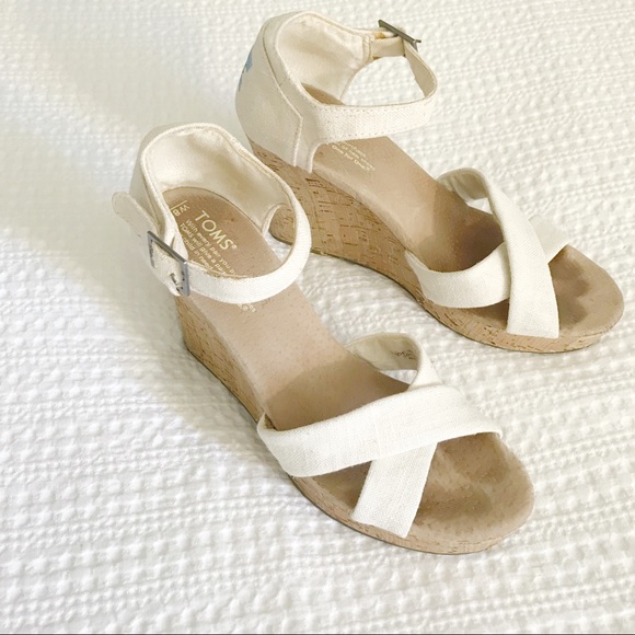 Tom’s White Linen Wedges  Size 8.5 W - Picture 2 of 5